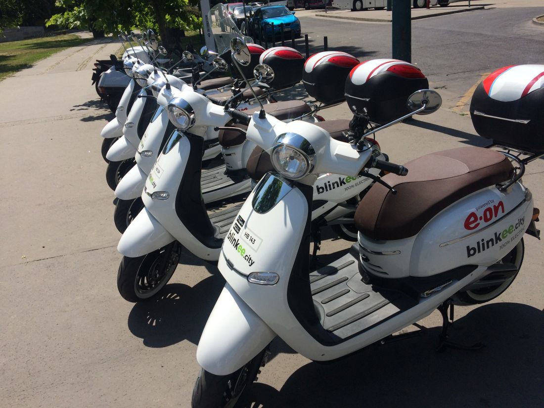 Moped rental Budapest